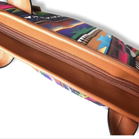 ONE LEFT! Gorgeous Vibrant Spacious Aztec Print Zippered Tote - Picture 9 of 13